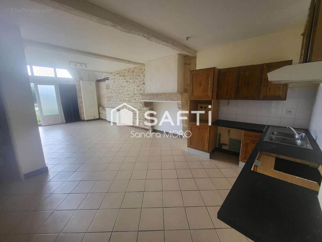 Maison 609 m² à Casseuil  - photo 4