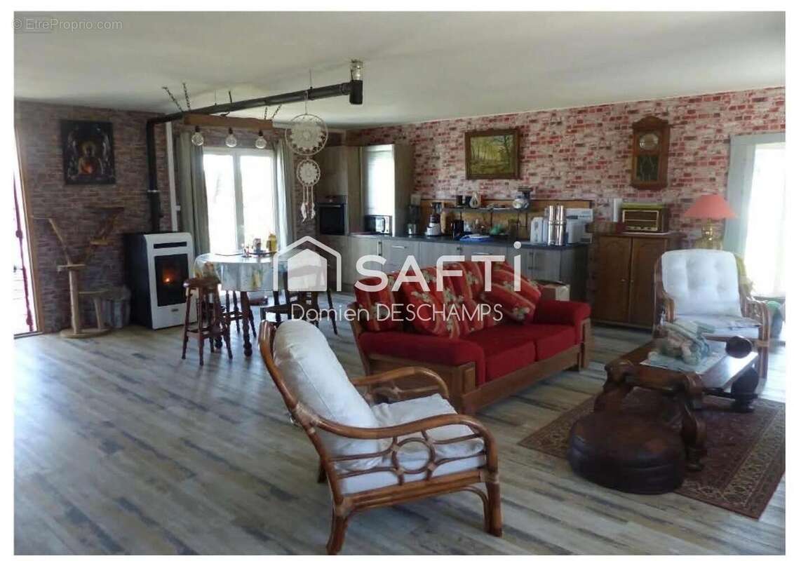 Photo 2 - Maison à THEVET-SAINT-JULIEN