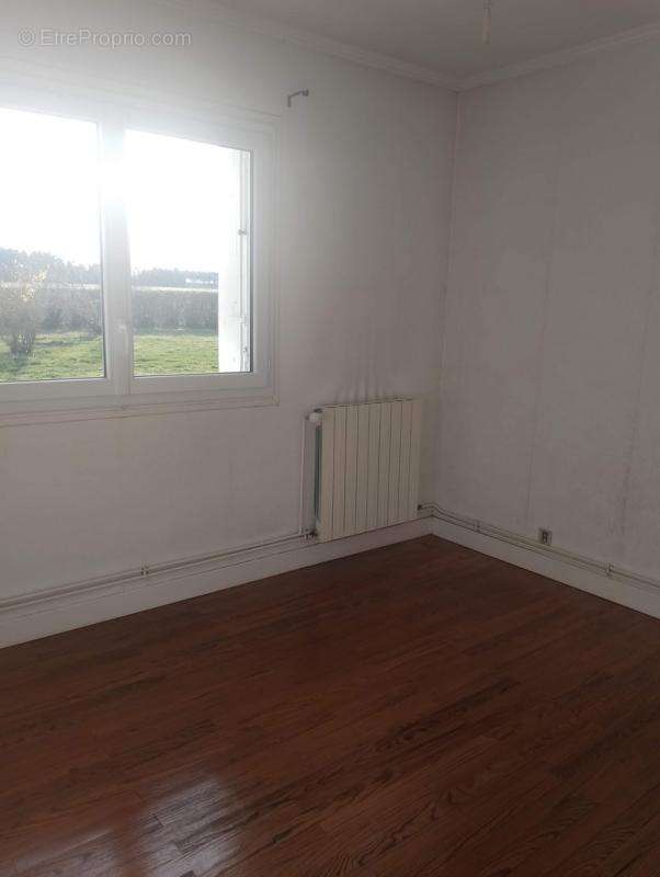 Maison t4 de plain pied + dépendance - photo 14