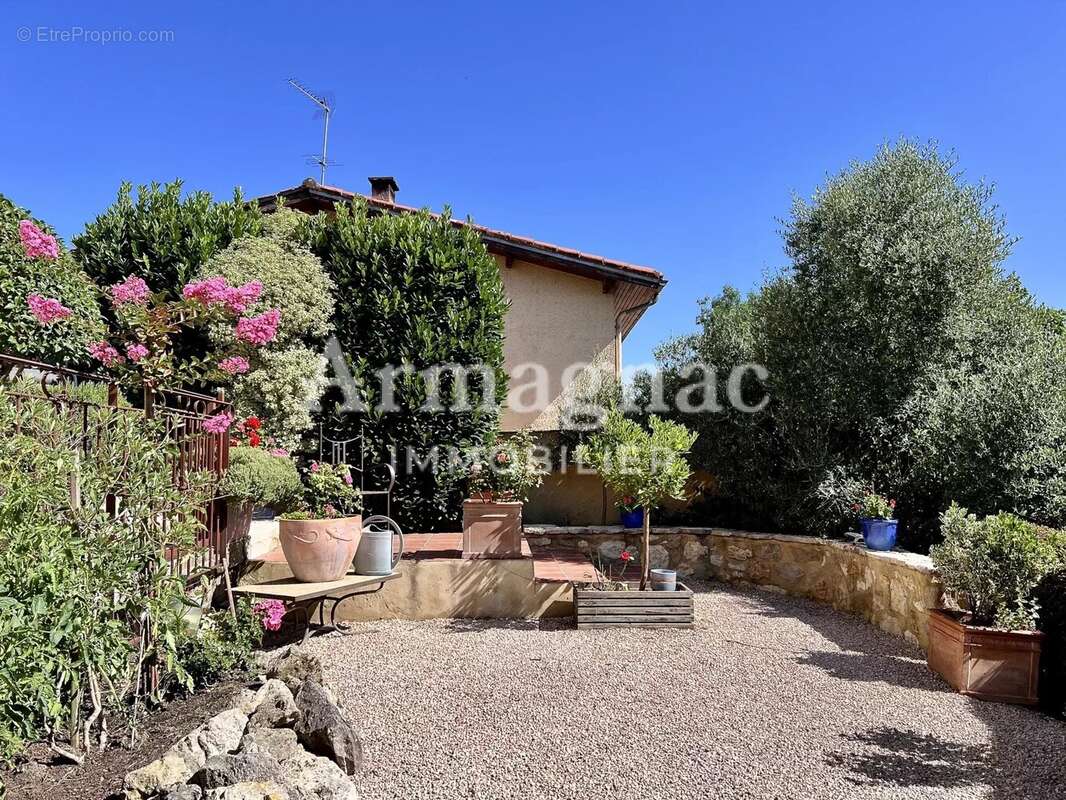 Maison de village avec cour - photo 2