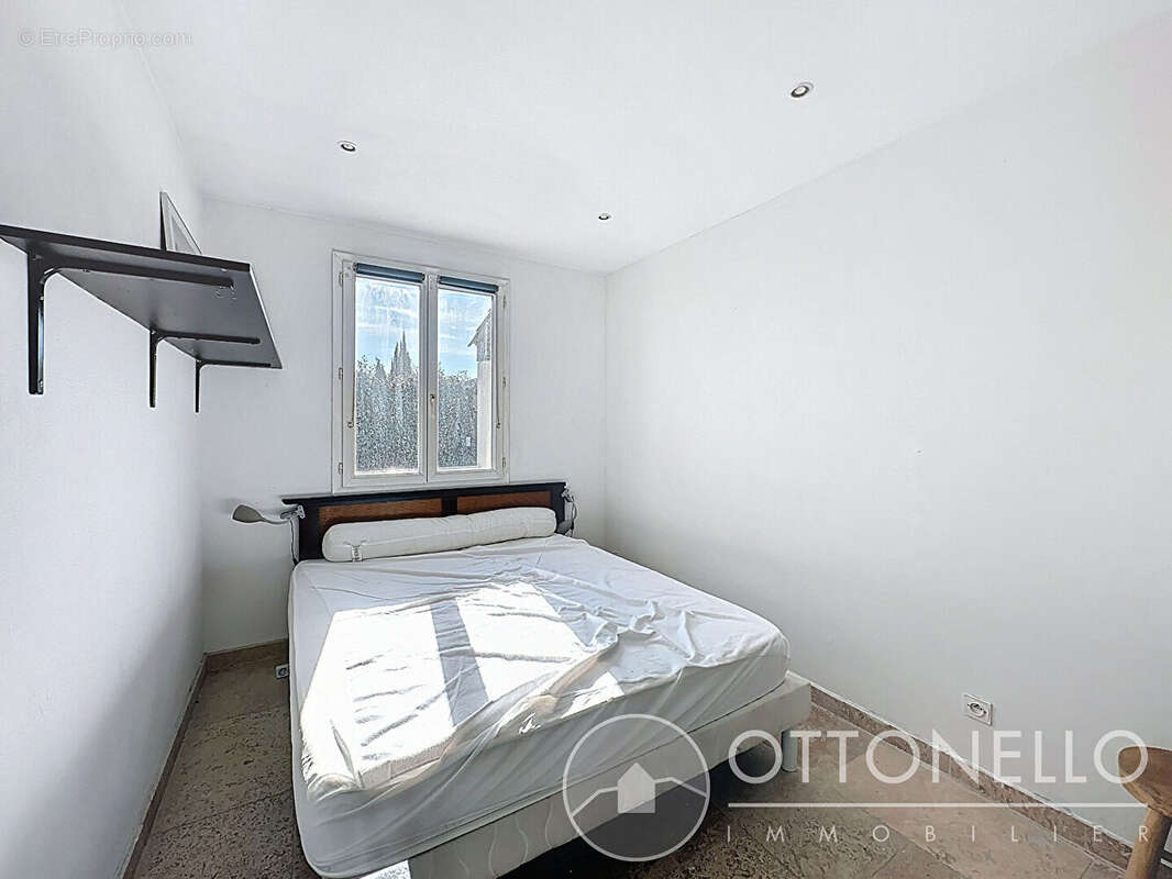 Maison à ROQUEBRUNE-SUR-ARGENS