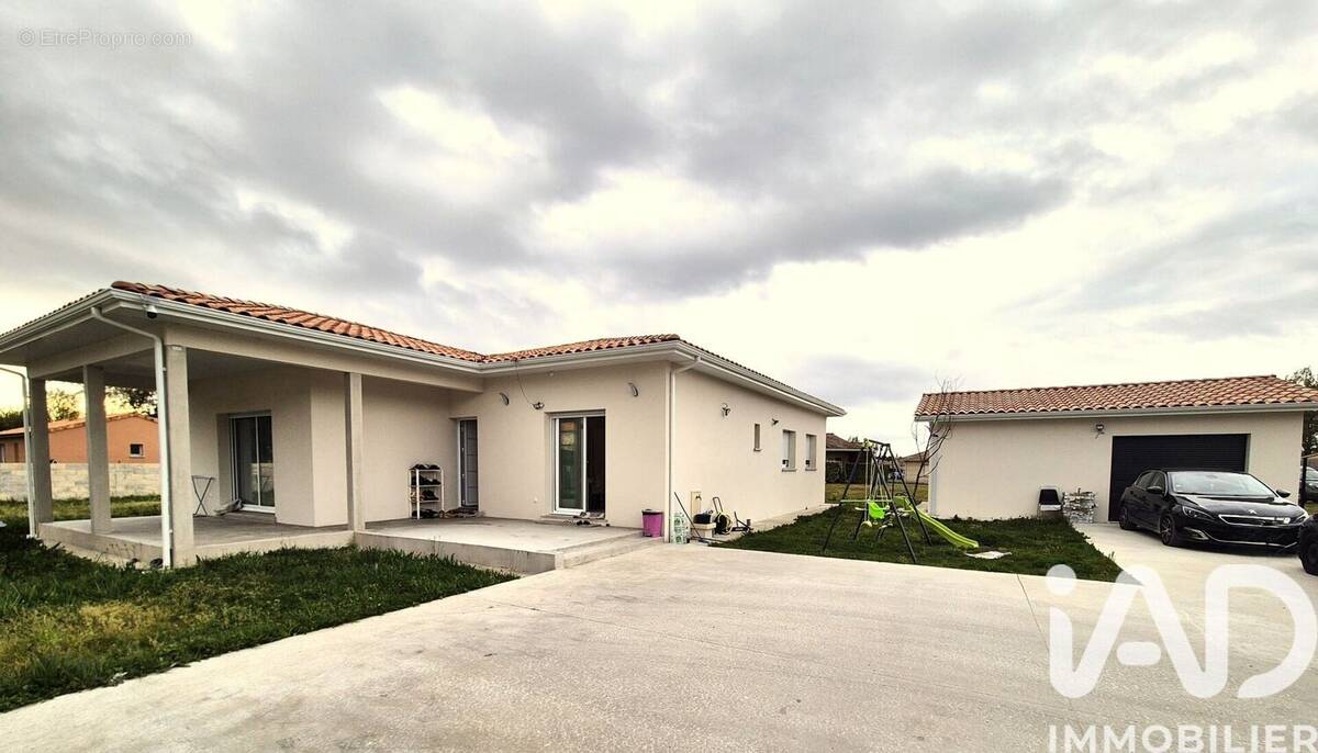 Photo 1 - Maison à ETAULIERS