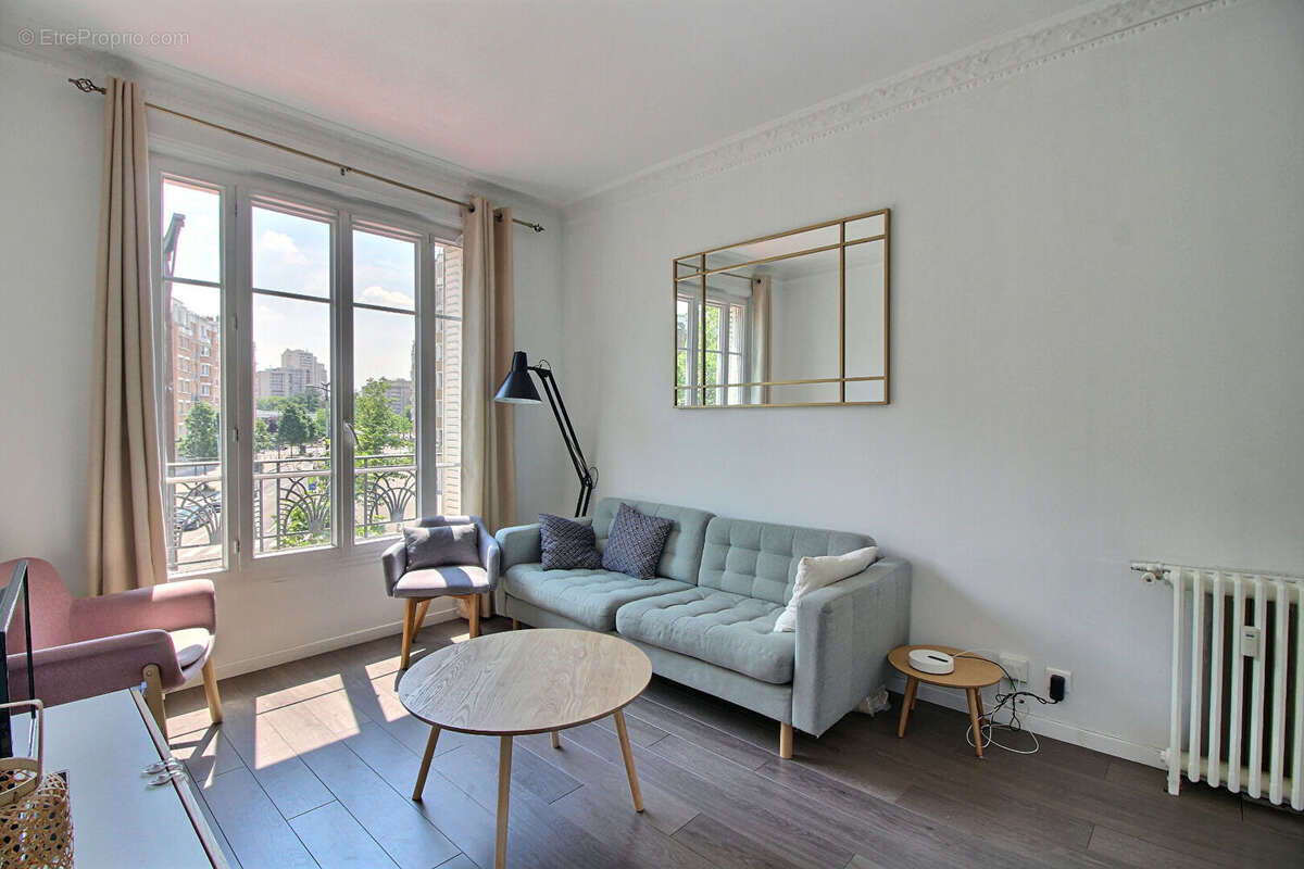 Appartement à PARIS-14E