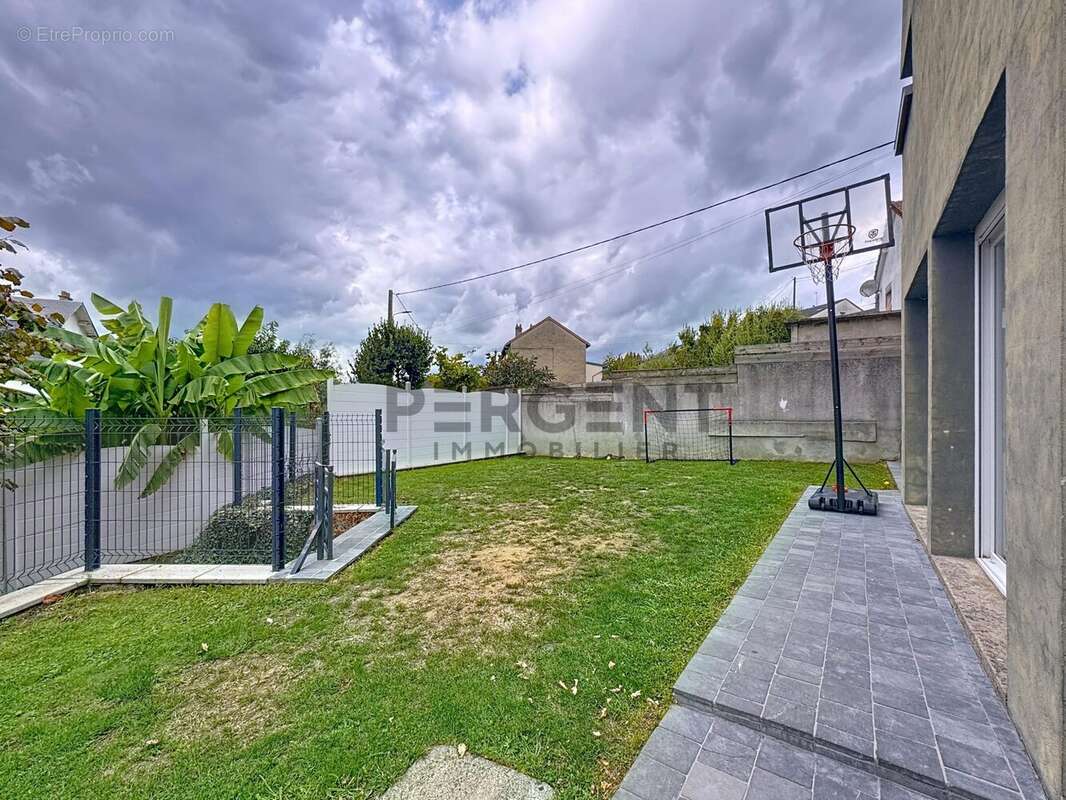 Maison à CHARLEVILLE-MEZIERES