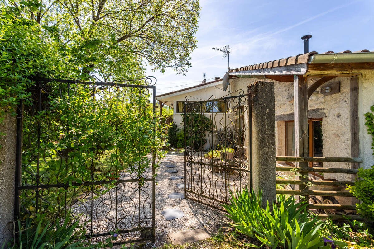 Maison à ROQUECOR