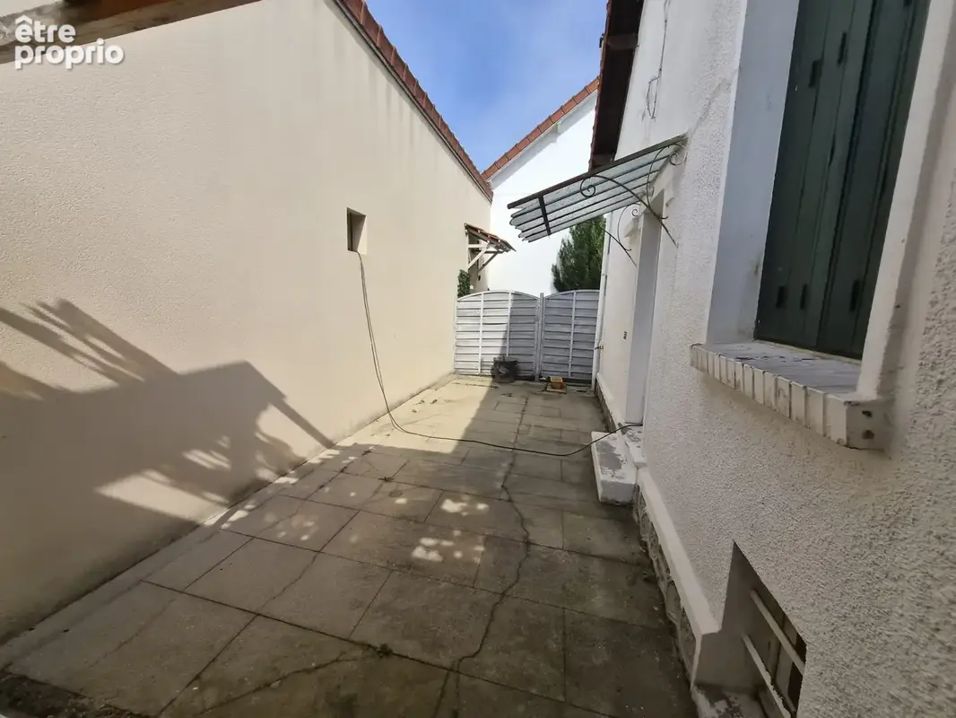 Maison indépendante F3 avec jardin   Chenay-Gagny (RER E)   Beau potentiel - photo 4