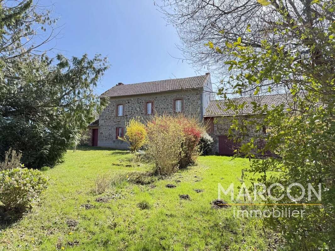 Maison à MONTAIGUT-LE-BLANC