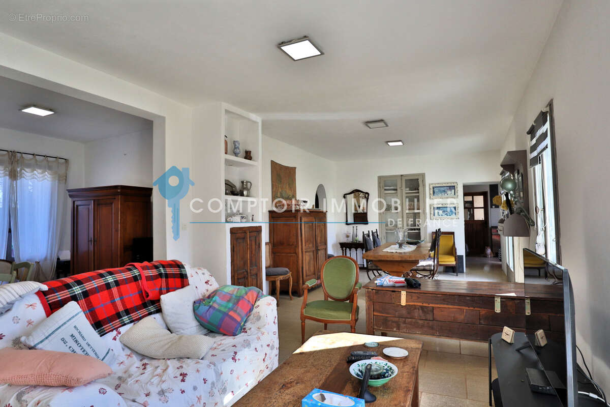 Dept 84 - Gordes - Belle bâtisse au calme - 164 m2 de surface habitables + dépendance à aménager et grenier su - photo 19