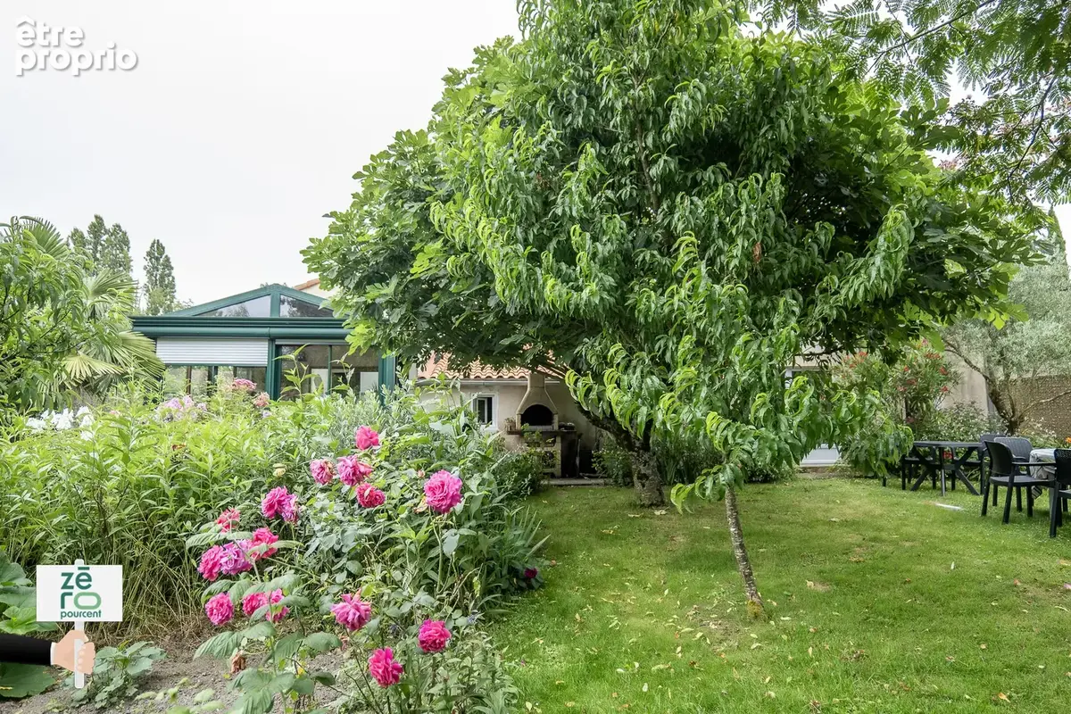 Maison familiale en pierre avec 4 chambres, bureau, garage et potentiel locatif à La Chaize-le-Vicomte - photo 16