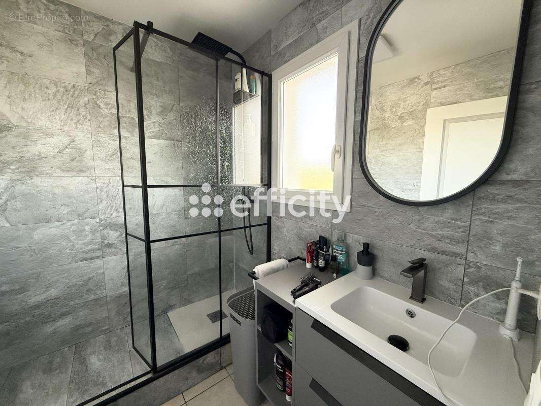 Appartement à MANDELIEU-LA-NAPOULE