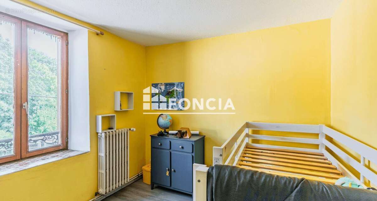 Appartement à CHATEL-SAINT-GERMAIN