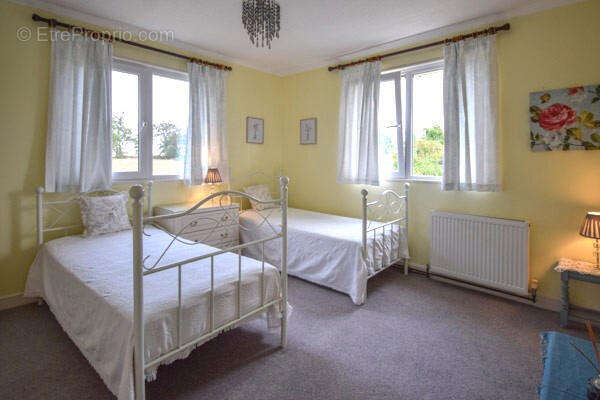 GITE - Maison à GENOUILLE