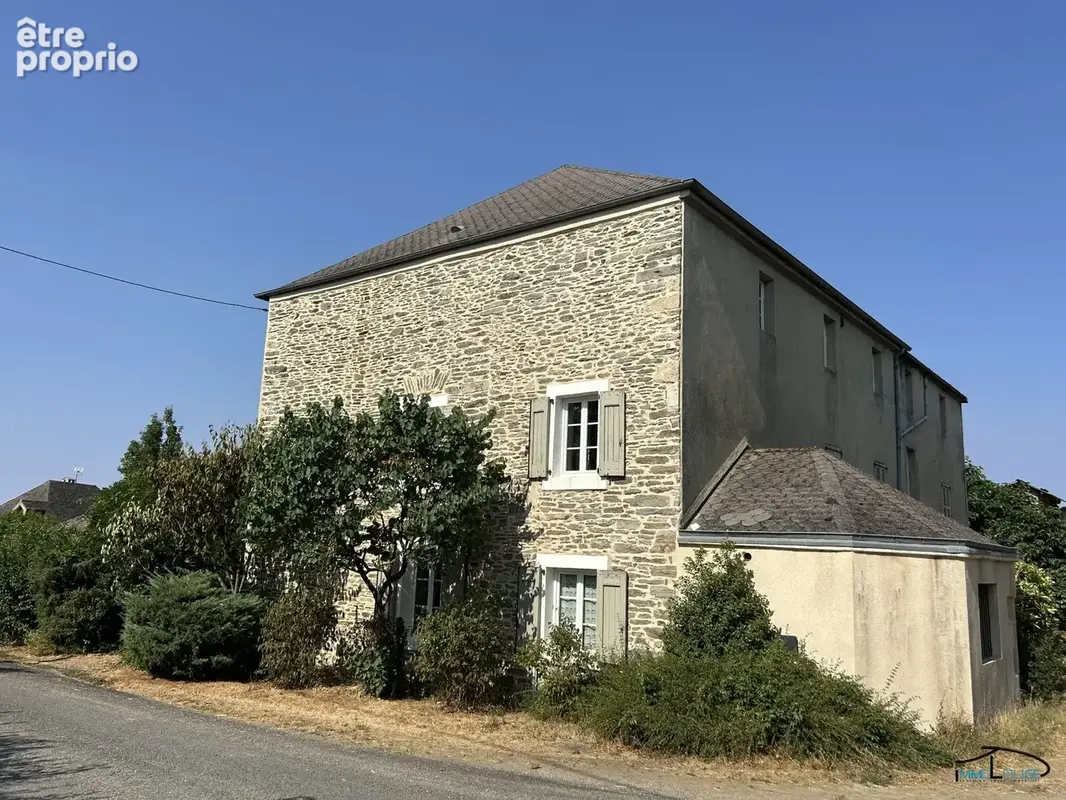 Maison 255 m² à Salmiech  - photo 2