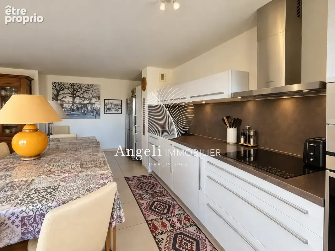 Appartement en dernier étage - FREJUS - photo 4