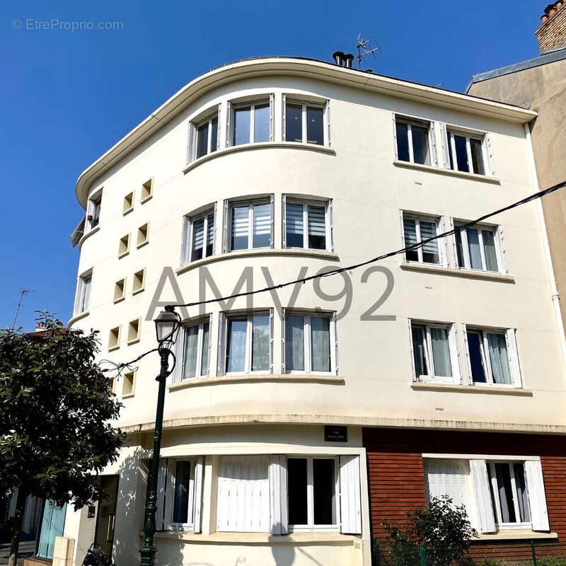 Appartement à LA GARENNE-COLOMBES