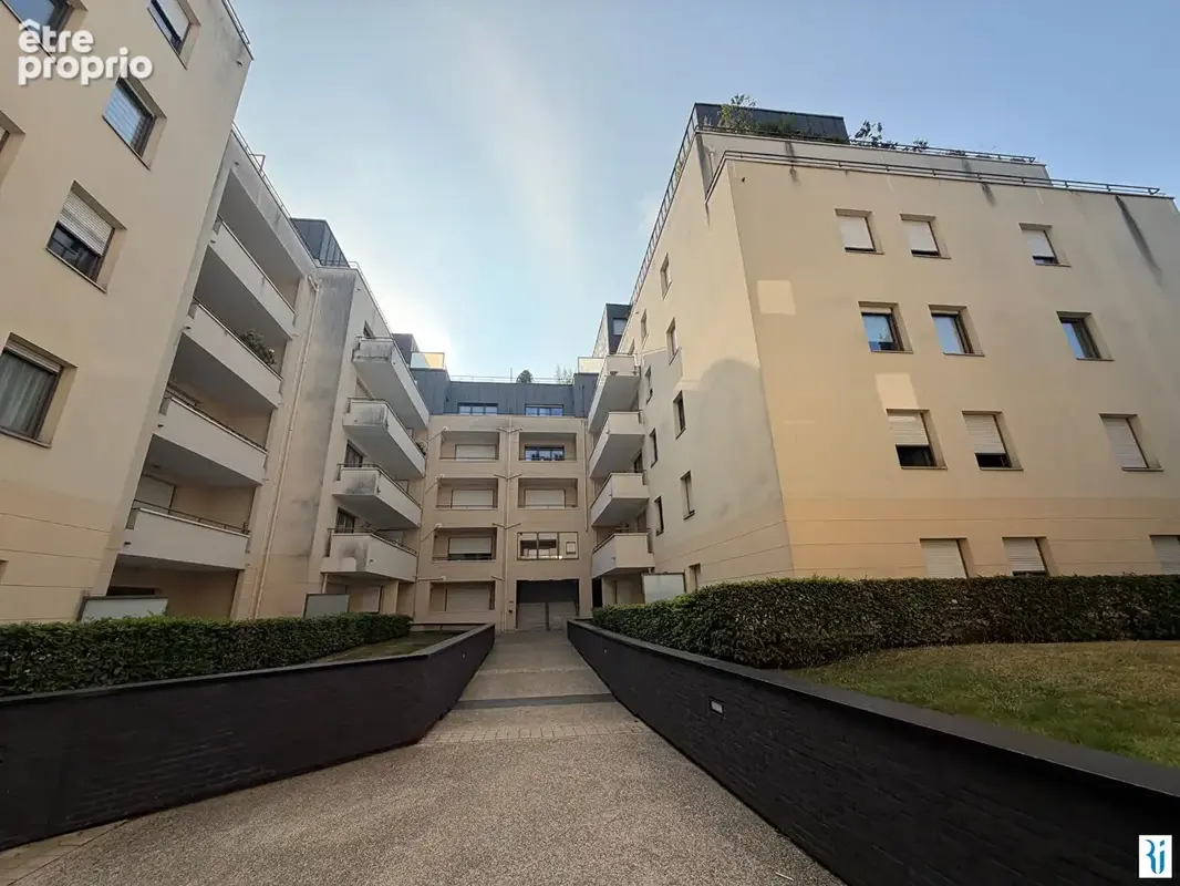 F4 lumineux avec balcon, parking et ascenseur - Rouen Gare - photo 9