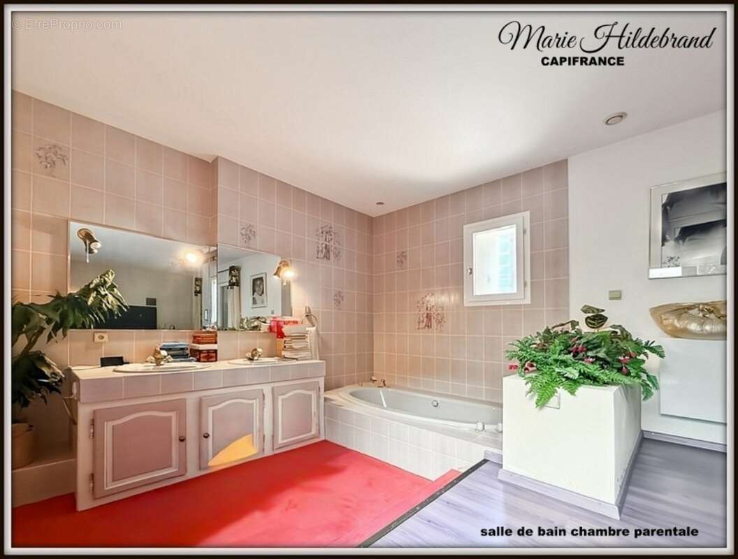 Maison d'architecte de caractère – 285 m² habitables – Vue dominante – Piscine – Grand garage - photo 12