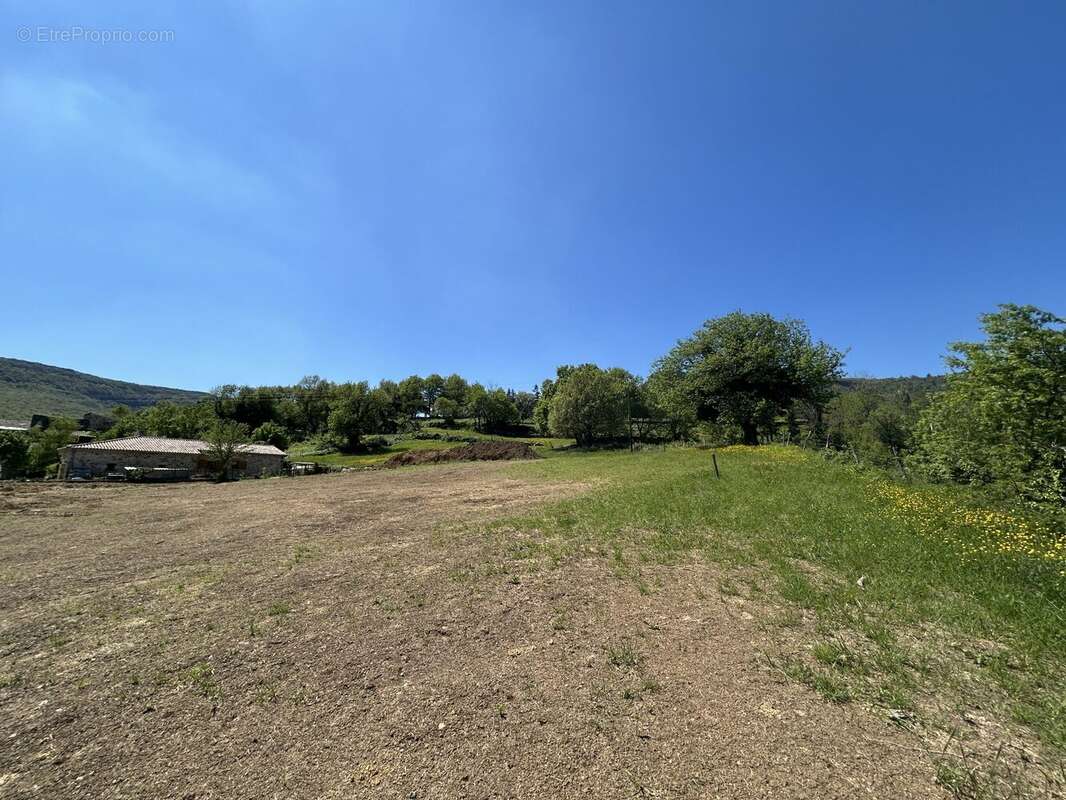 Terrain à ROCHESSAUVE