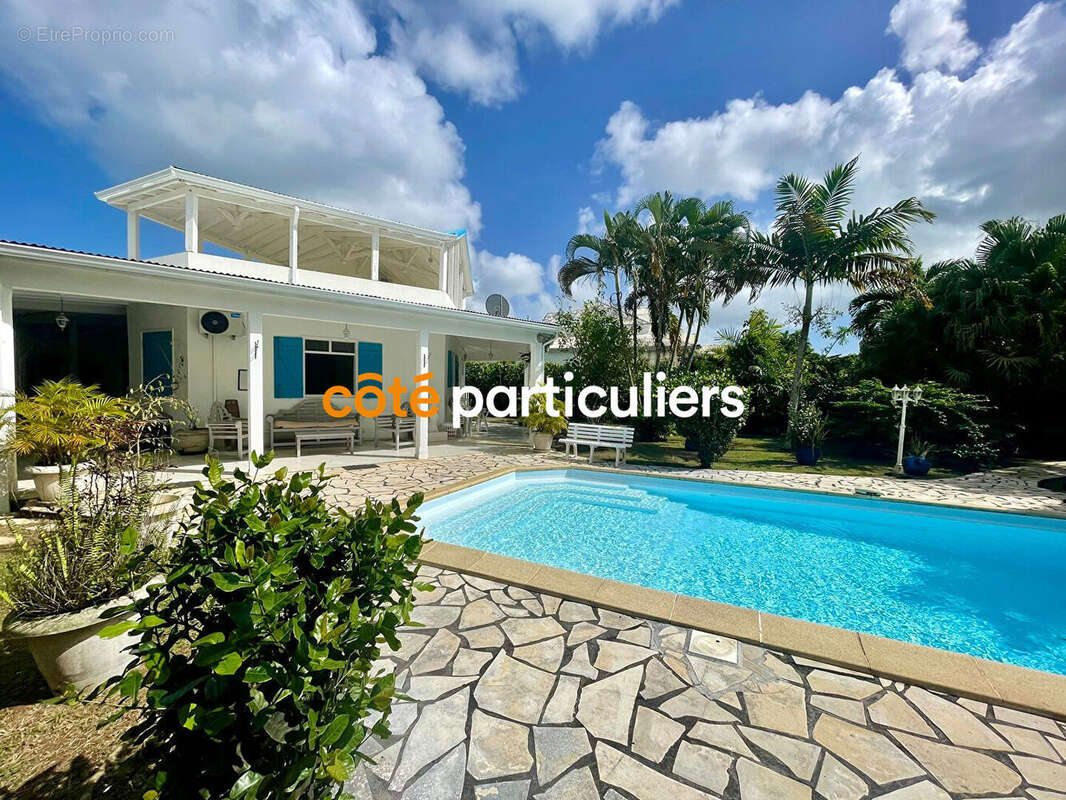 Maison à BAIE-MAHAULT