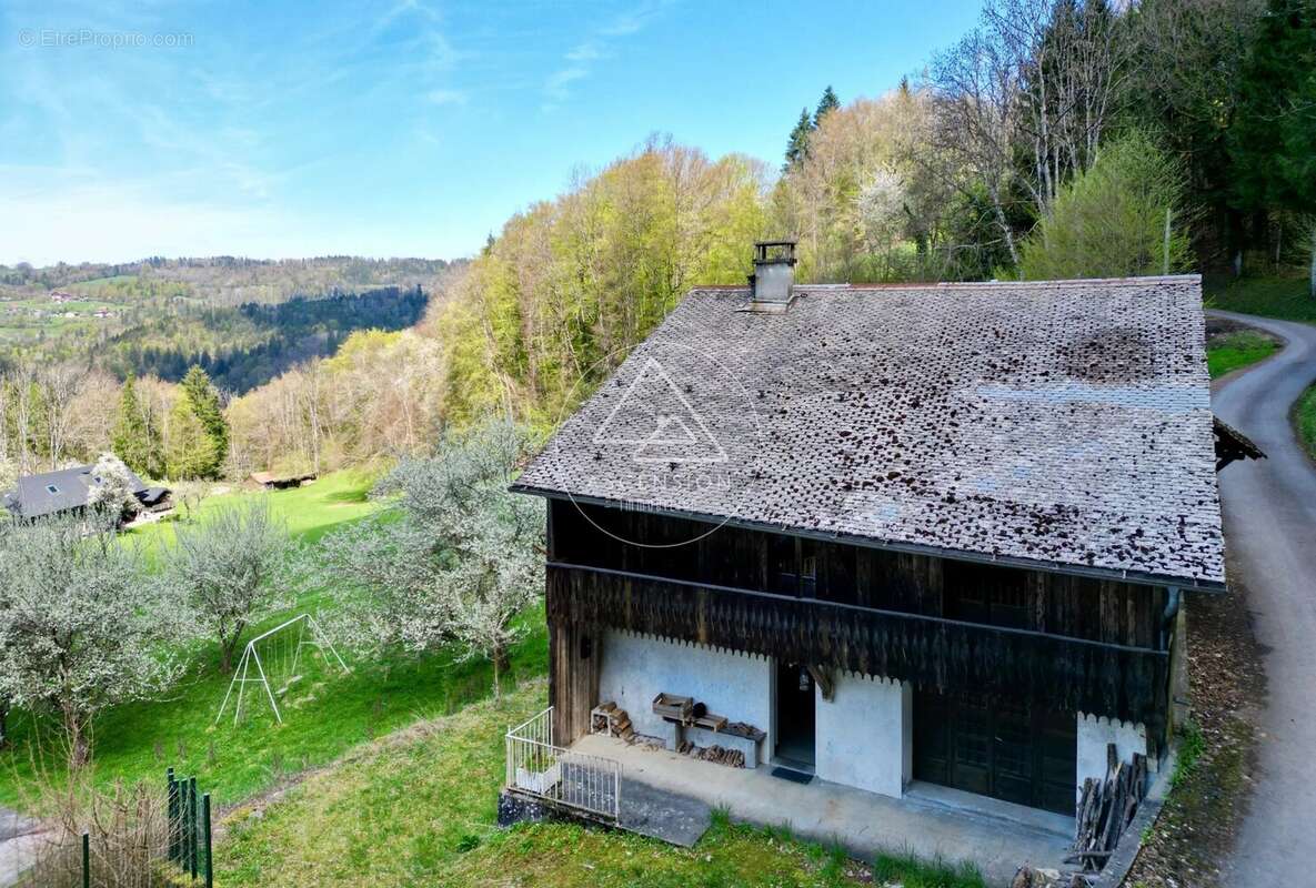 Maison à LA VERNAZ