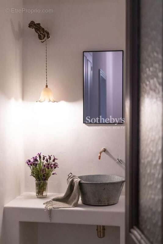 Saint Rémy de Provence, charmante maison de village rénovée avec jardin et piscine - photo 15