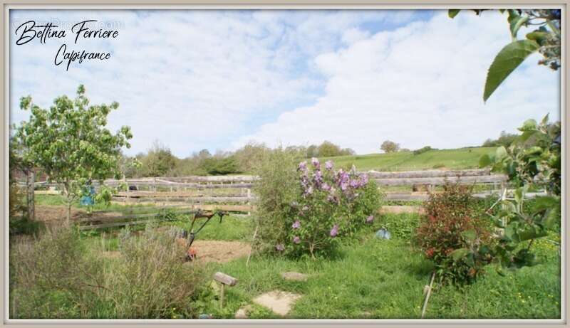 Maison à CORROMBLES