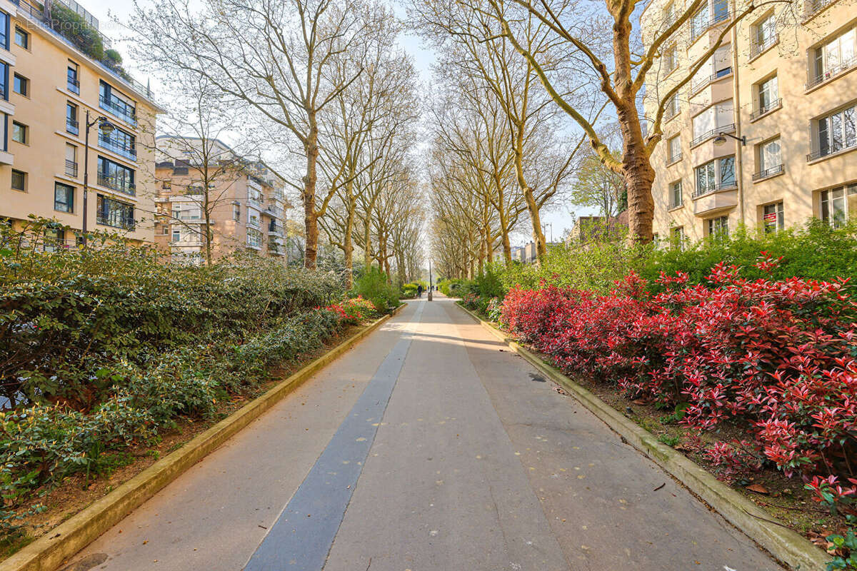 Appartement à PARIS-14E