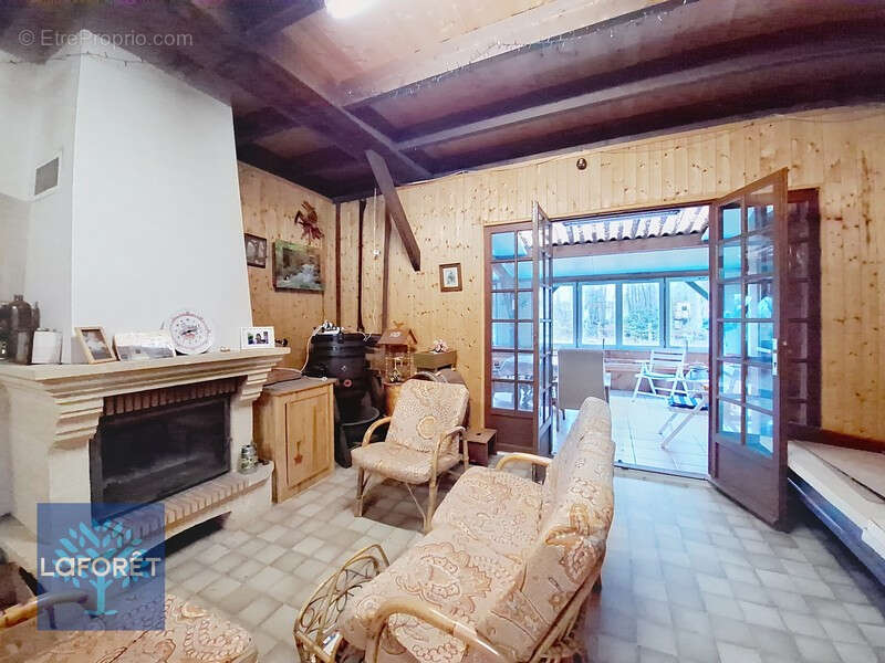 Maison à COMBOURTILLE