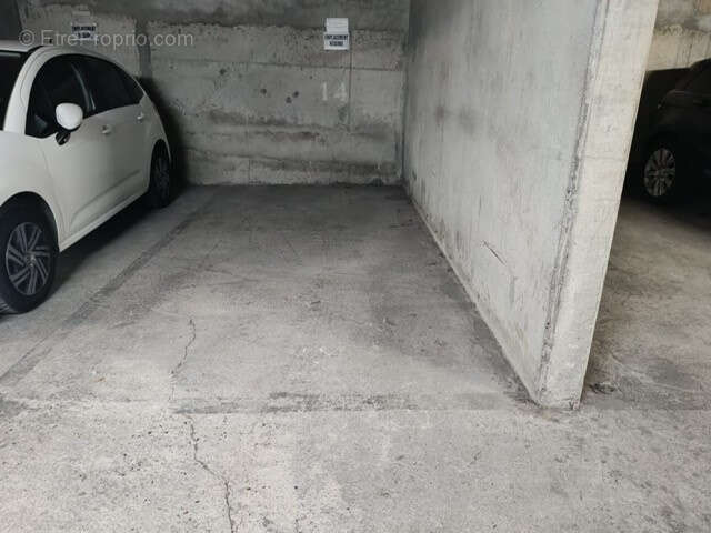 Parking à PARIS-10E