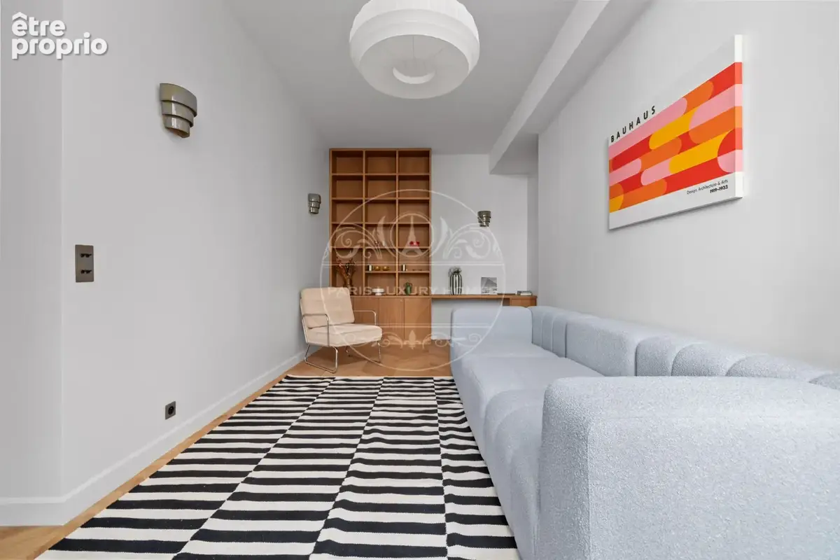 Superbe loft avec verrière à Paris 1er ! - photo 5
