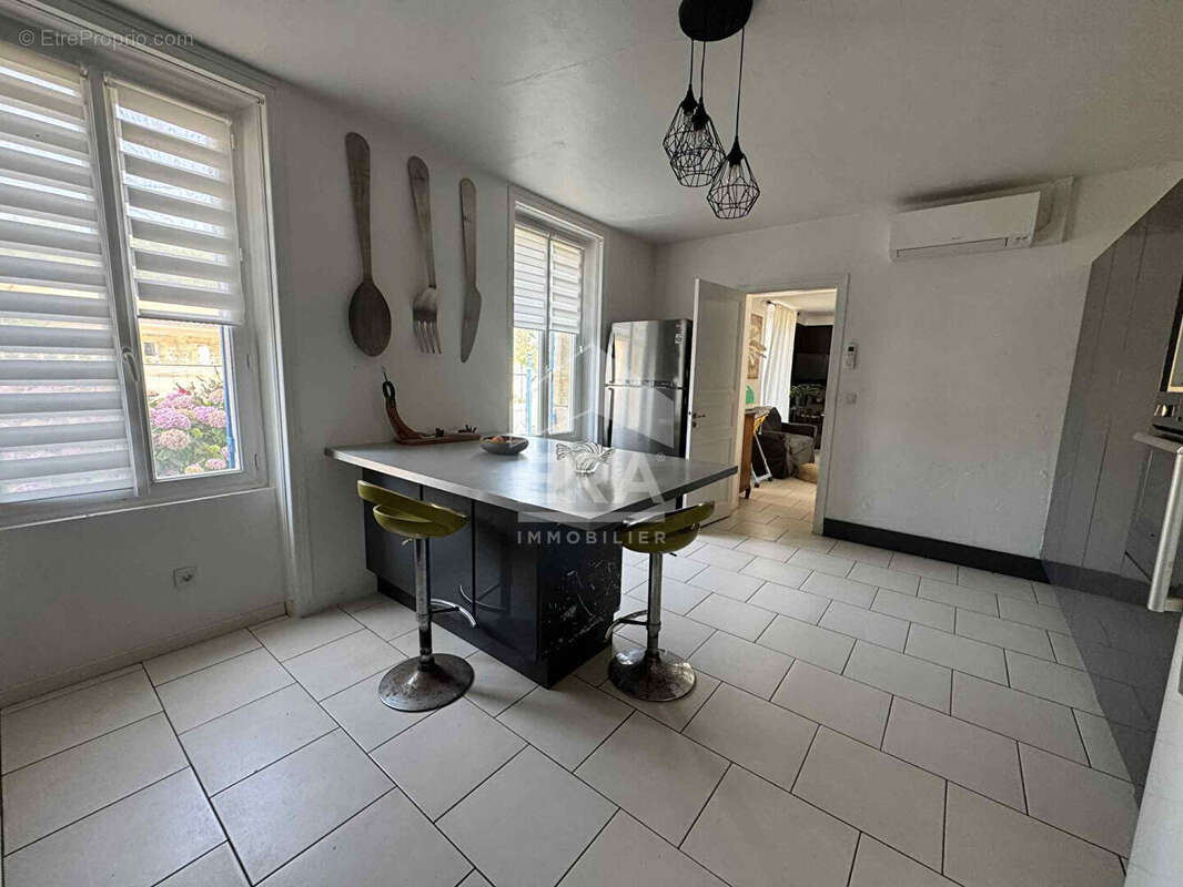 Maison à PRIGNAC-ET-MARCAMPS