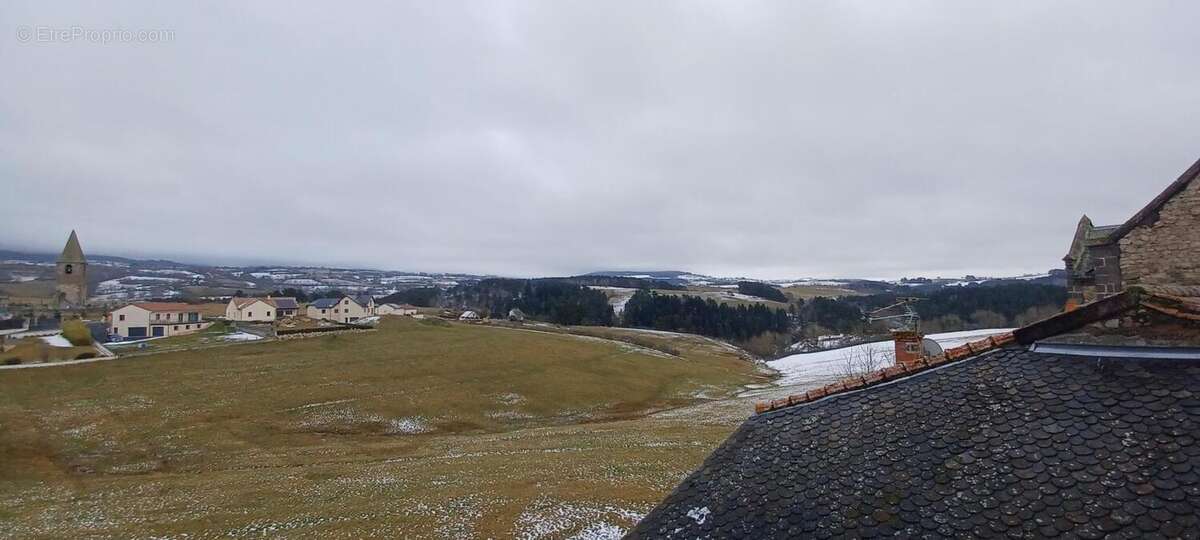 Appartement à RUYNES-EN-MARGERIDE