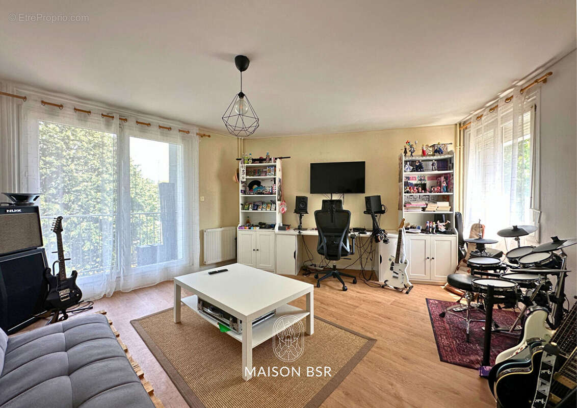 Appartement T2 avec balcon, parking et cave - photo 2