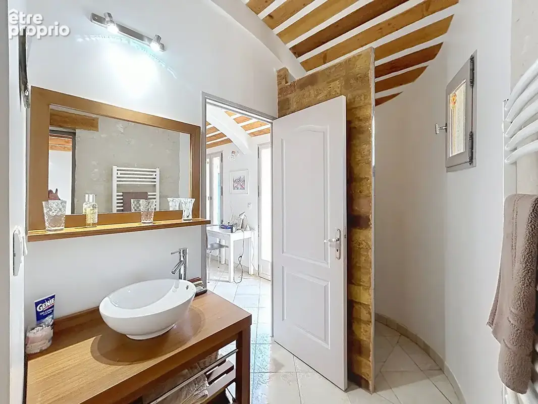 UCHAUX - Maison de charme, 5 chambres, jardin 1000m² avec piscine - photo 9