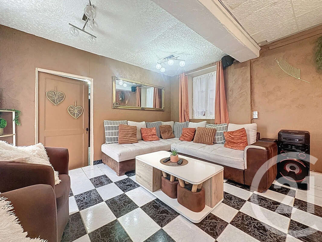 Maison à DONNEMARIE-DONTILLY