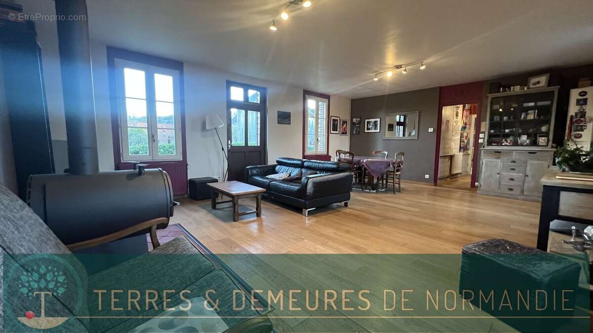 Maison à CUVERVILLE-SUR-YERES