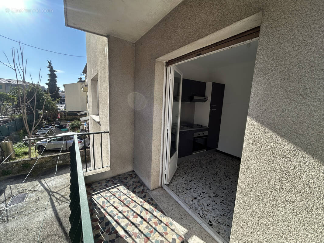 Appartement à CONTES