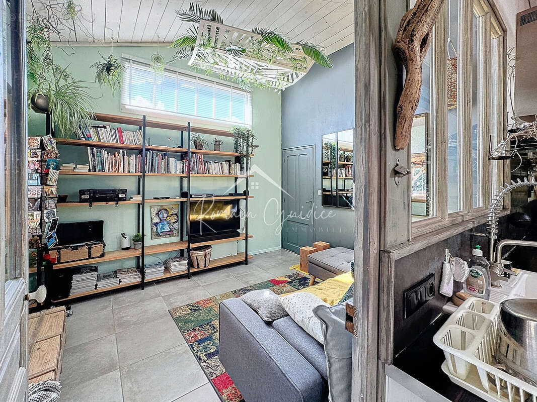 Maison à SAINT-GEORGES-DE-LUZENCON