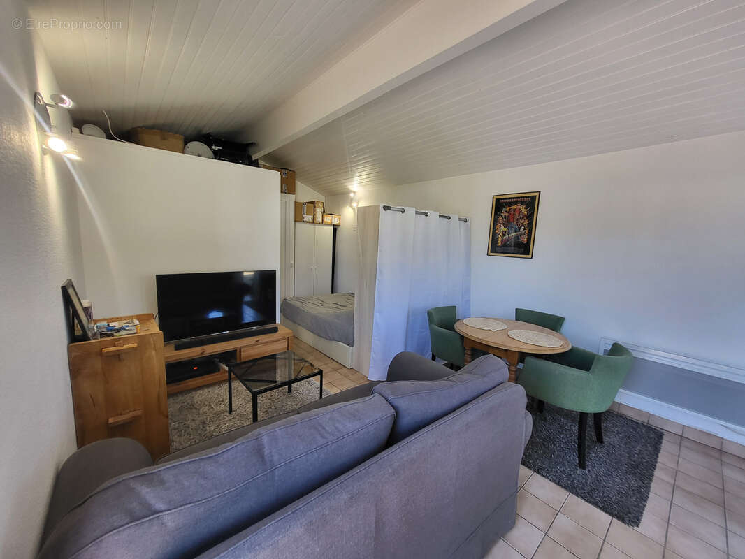 Studio à 250 m de la plage avec terrasse et parking - photo 2
