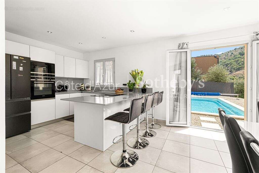 Aspremont, villa contemporaine de 110 m² dans un domaine privé avec vue dégagée sur les collines - photo 11