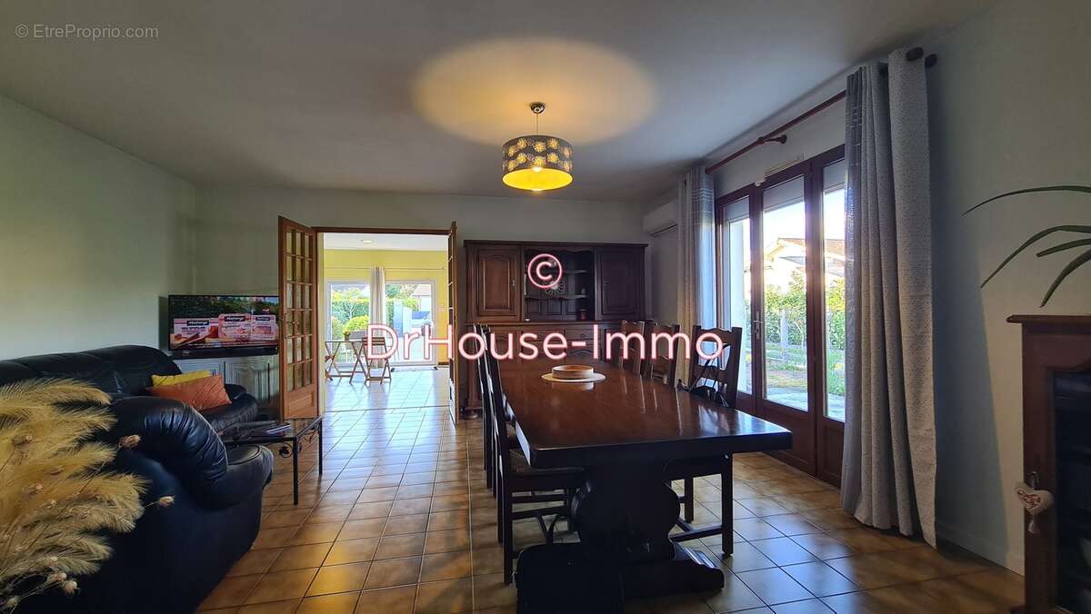 Maison à AMBARES-ET-LAGRAVE