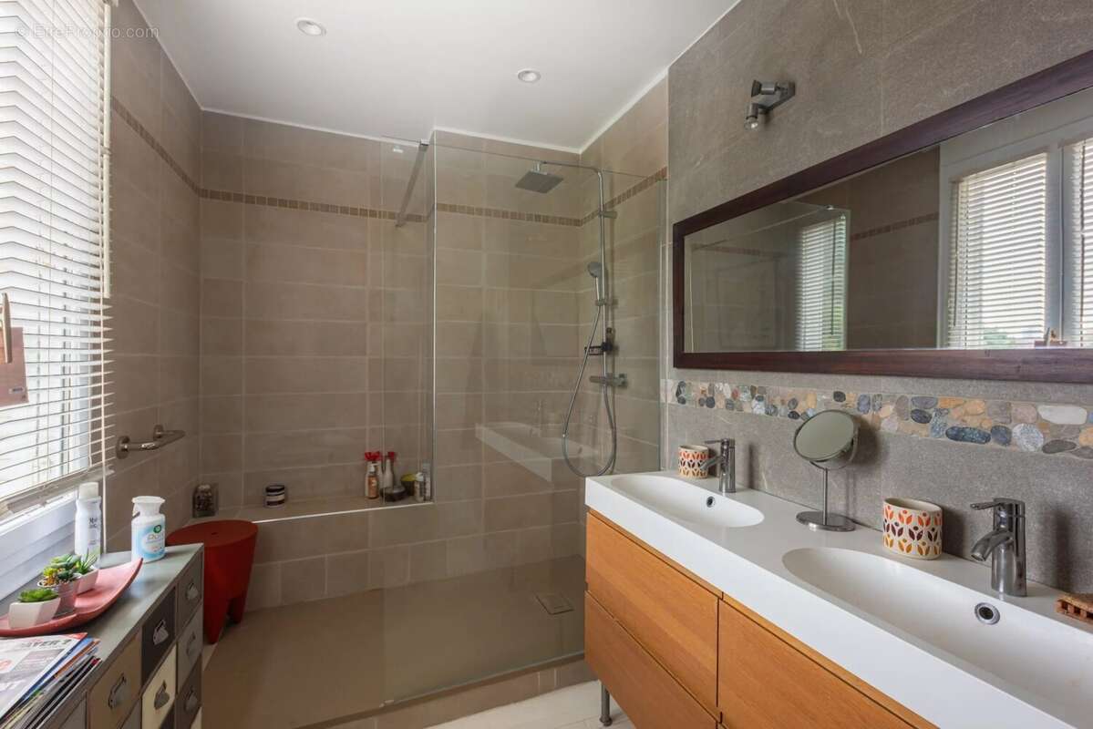 Maison à IVRY-SUR-SEINE