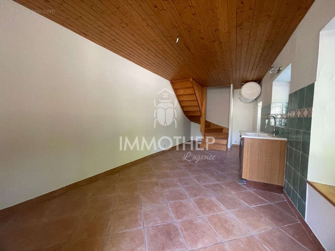 Maison 47 m² à Herbeys  - photo 4