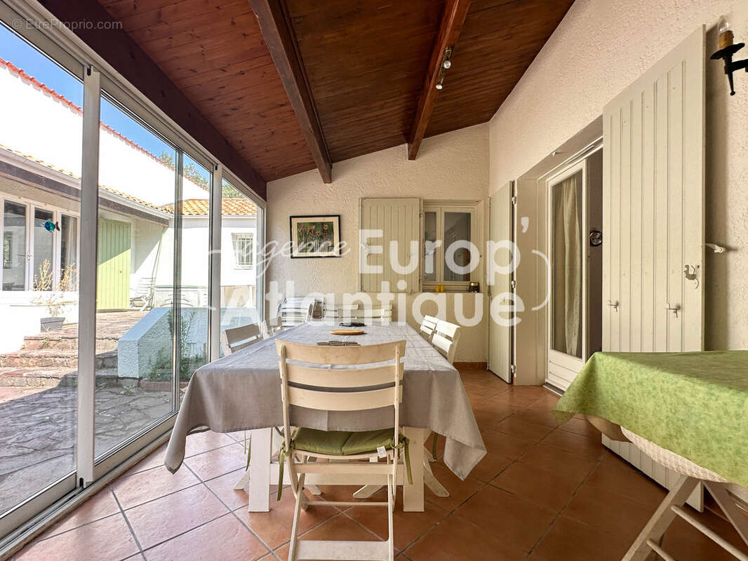 Villa avec piscine 200m2 habitables - Parc de la résidence - La Palmyre - photo 17