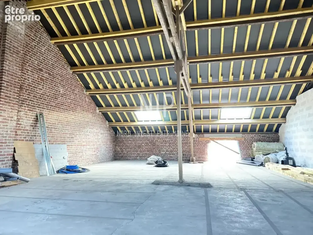 Maison atypique brute  sur deux niveaux - photo 3