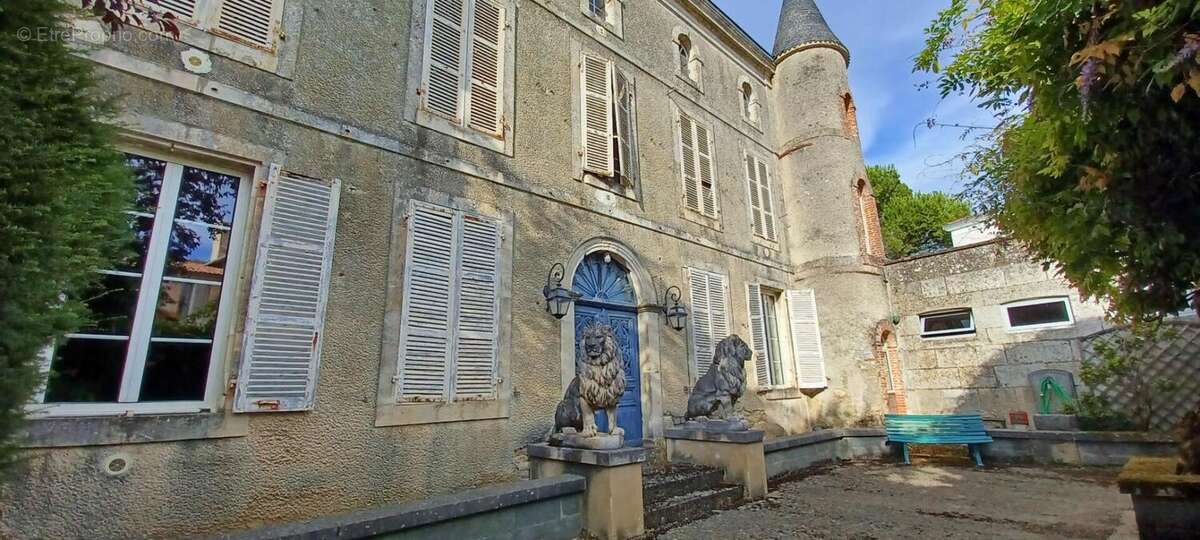 Maison à COULONGES-SUR-L'AUTIZE