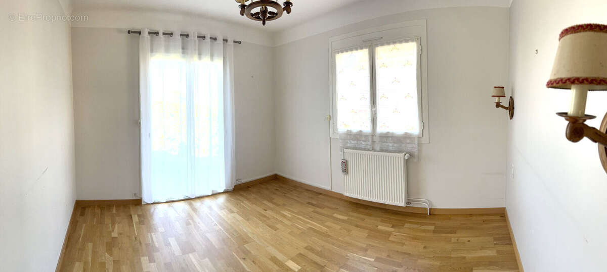 Maison 8 pièces 145 m² habitables, entrée de plain pied, sous-sol semi-enterré 121m2 - photo 8