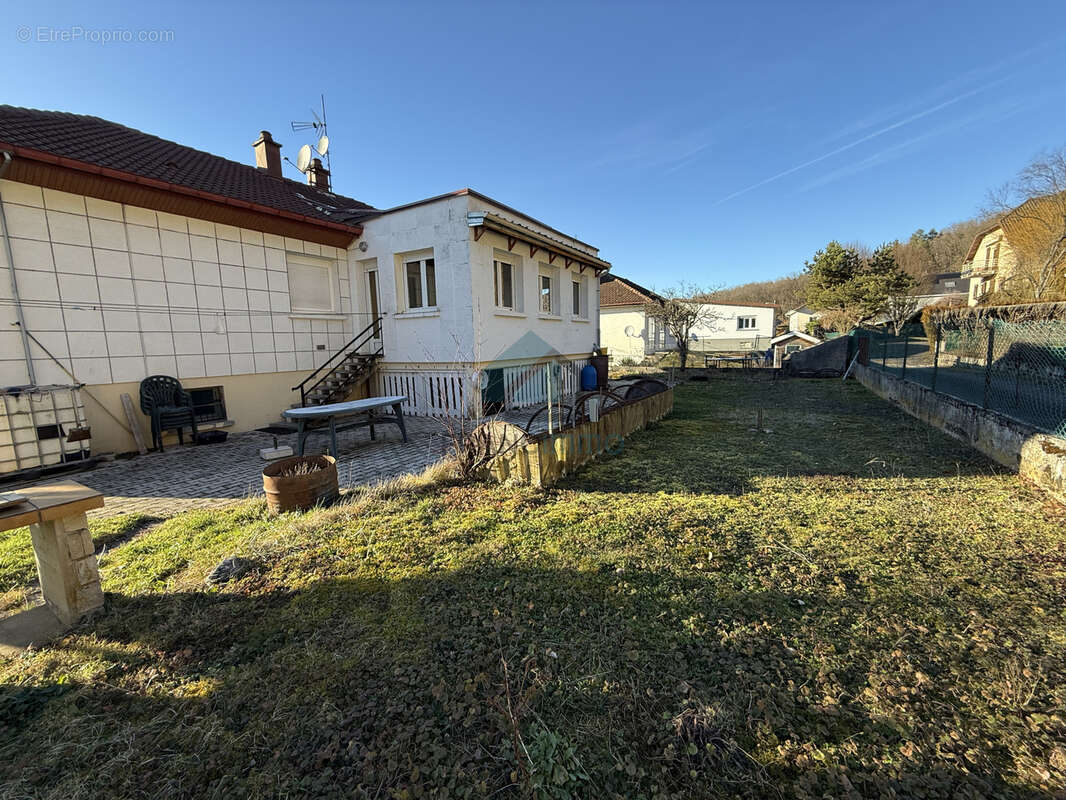 Maison à PONT-DE-ROIDE