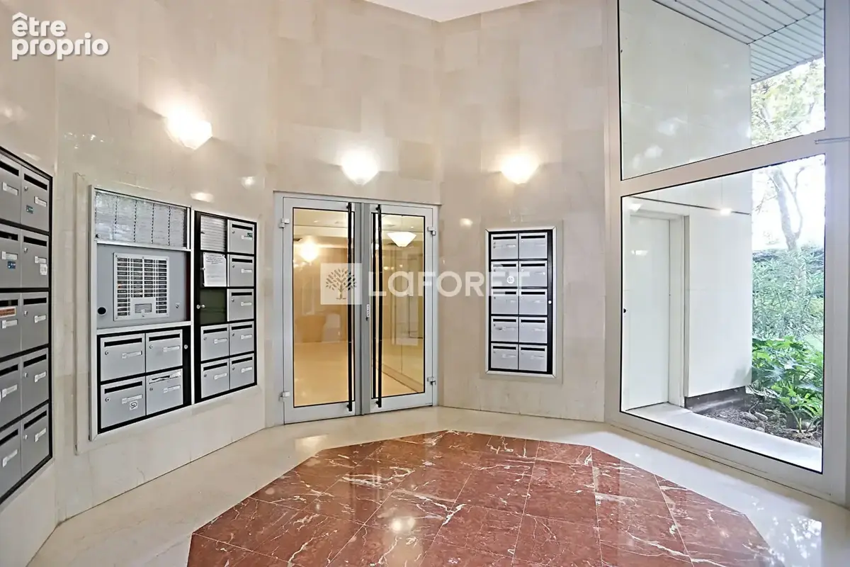 Appartement Paris 1 pièce(s) 29m² avec emplacement de parking et cave - photo 9