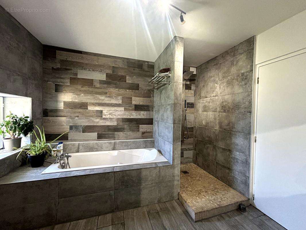 Maison à SAINT-SULPICE